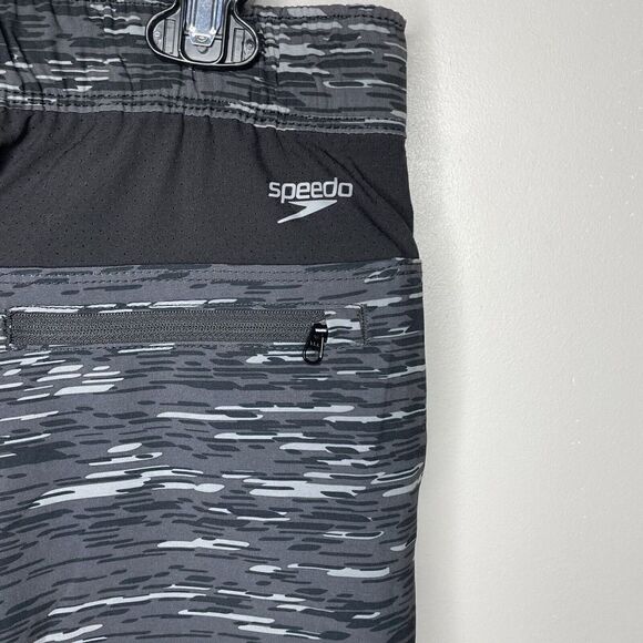 SPEEDO Shorts Mens Medium 32/34 Tech Volley NEW Anti-Chafe Lined Swimwear - Picture 4 of 8